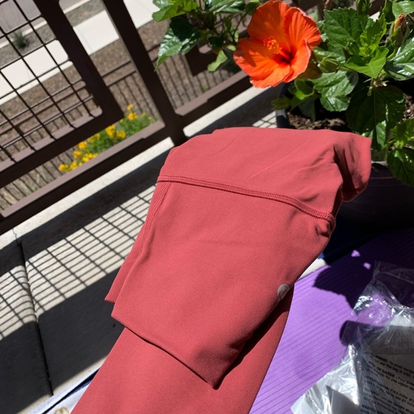 Lululemon Align leggings Size 0 - Picture 6 of 8